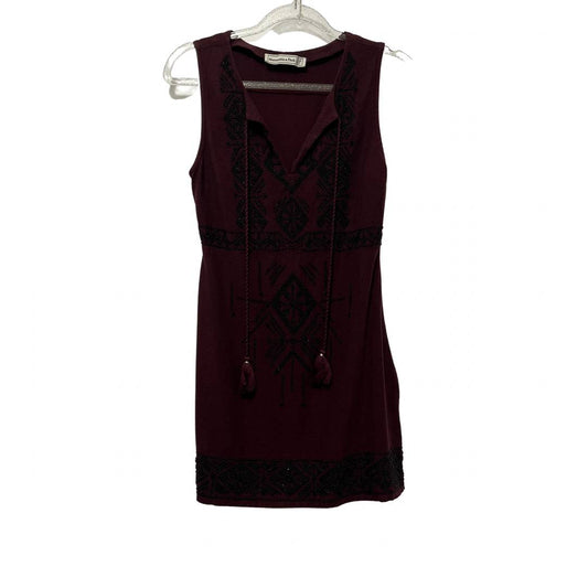 Abercrombie & Fitch Sleeveless Dress with Beaded Design Size XSP, Burgundy